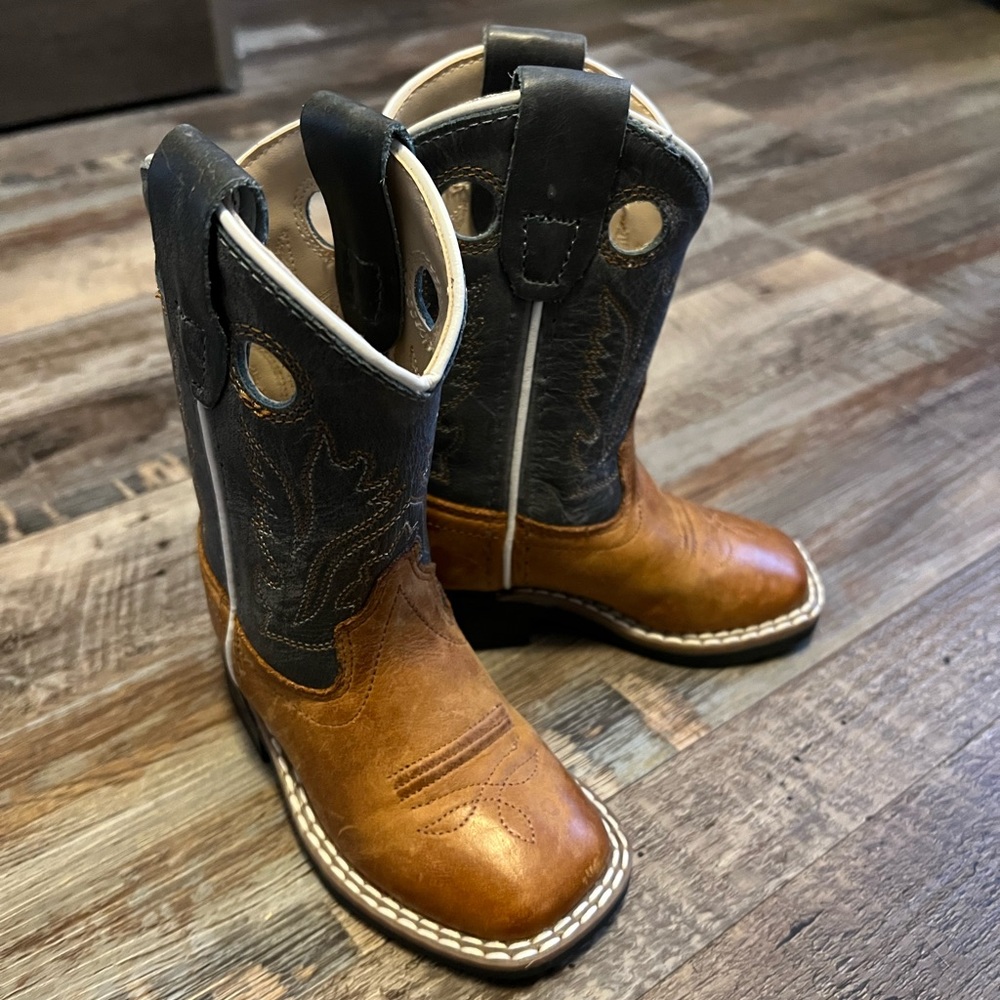 Cody James Toddler Boots. Size 5.
